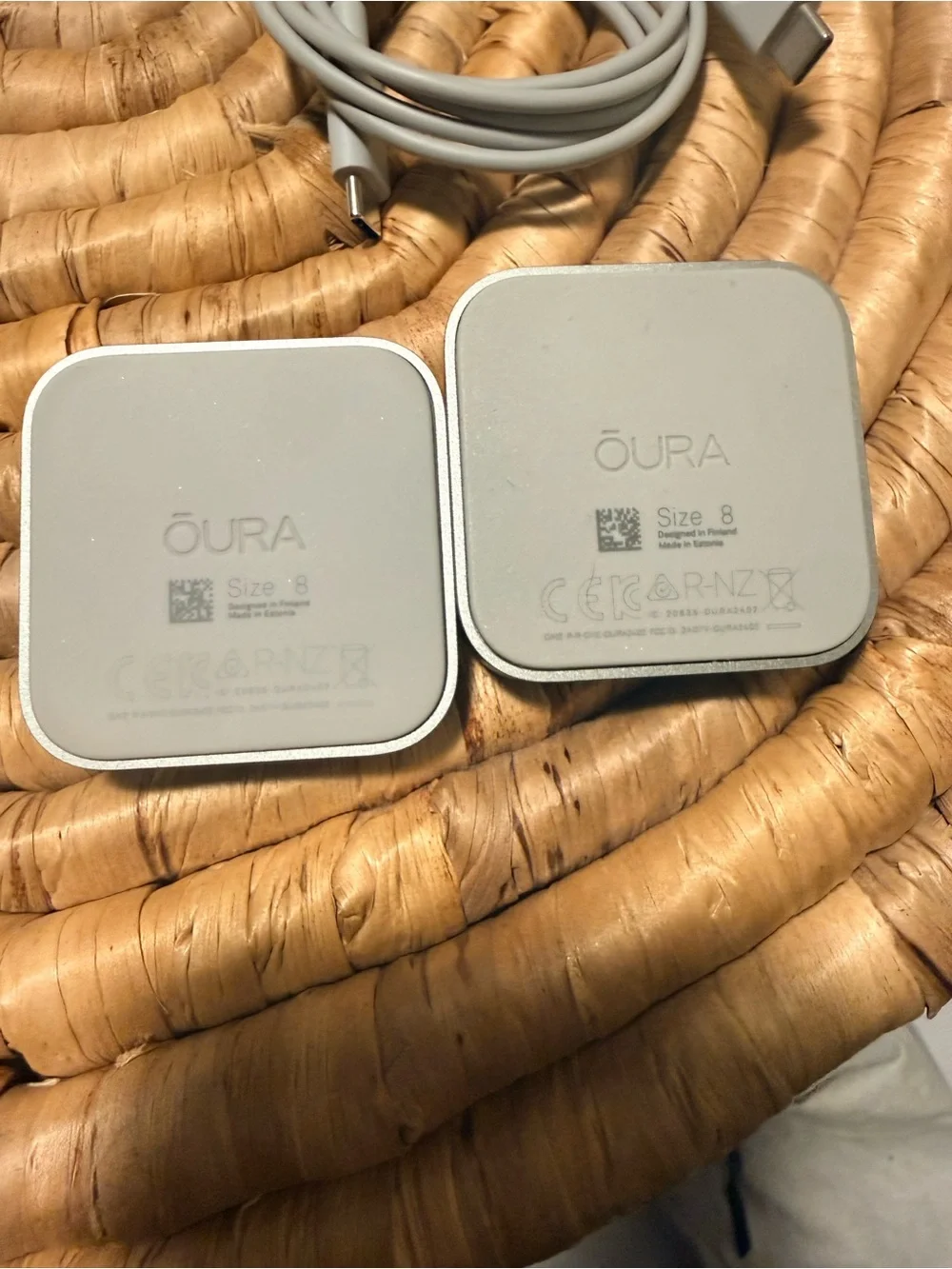 Oura sets chargers